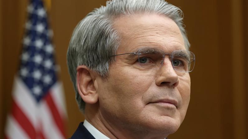 O secretário do Tesouro dos EUA, Scott Bessent, depõe em audiência na Câmara dos Deputados, no Capitólio, em Washington, em 4 de fevereiro de 2026. REUTERS/Kylie Cooper