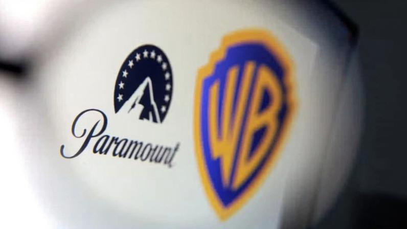 Foto ilustrativa mostra logotipos da Paramount e da Warner Bros — Foto: Reuters