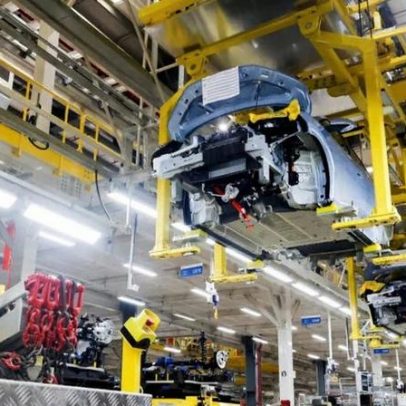 Produção Industrial no Brasil sobe mais que o esperado em fevereiro