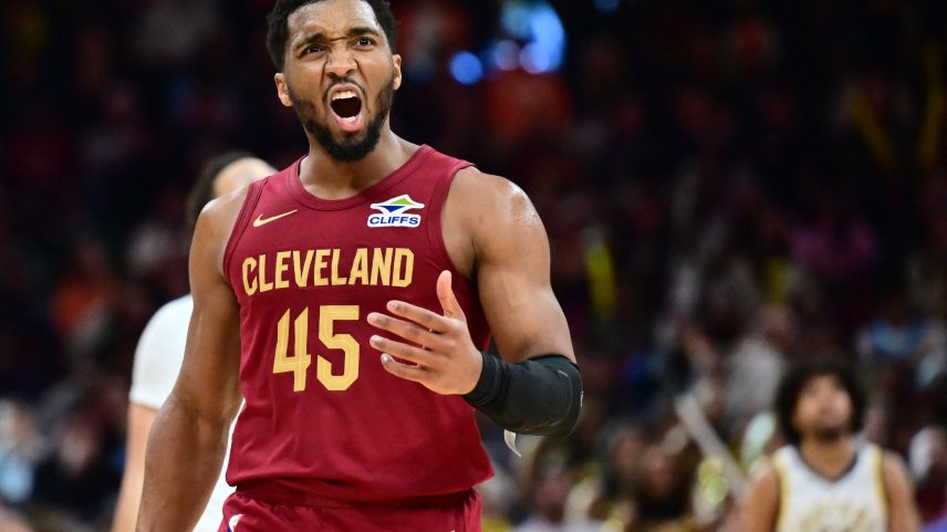 Donovan Mitchell vibra na vitória dos Cavaliers sobre os Pacers — Foto: Ken Blaze-Imagn Images