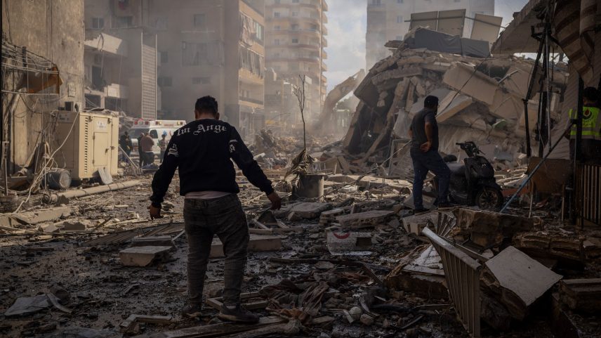EUA e Irã se preparam para negociações de paz no Paquistão