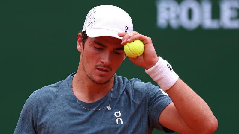 João Fonseca contra Zverev em Monte Carlo — Foto: REUTERS/Manon Cruz