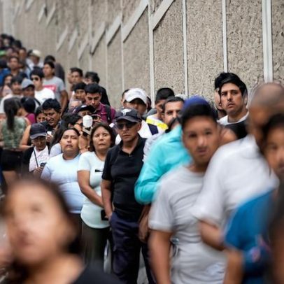 Chefe eleitoral do Peru renuncia durante a apuração de votos