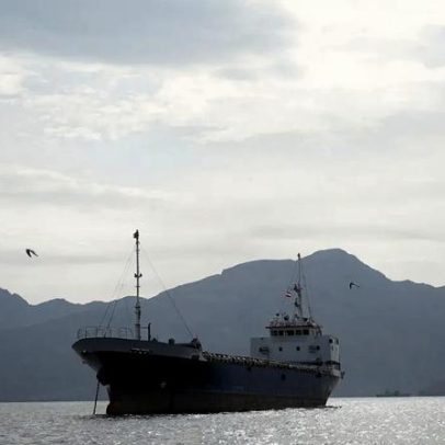 Irã propõe permitir saída segura de navios pelo lado de Omã em Ormuz