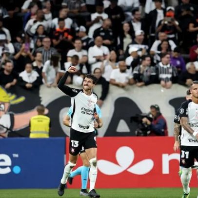 Corinthians vence Santa Fe e continua invicto na Libertadores