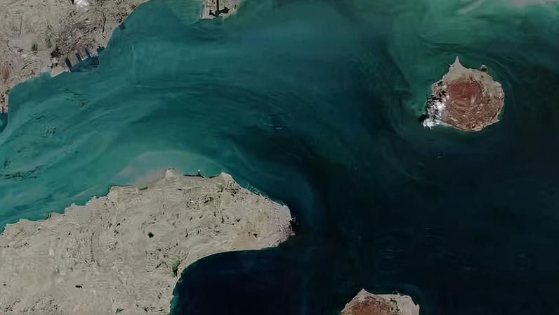 Imagem de satélite mostra o Estreito de Ormuz — Foto: Copernicus Sentinel-2/União Europeia via REUTERS