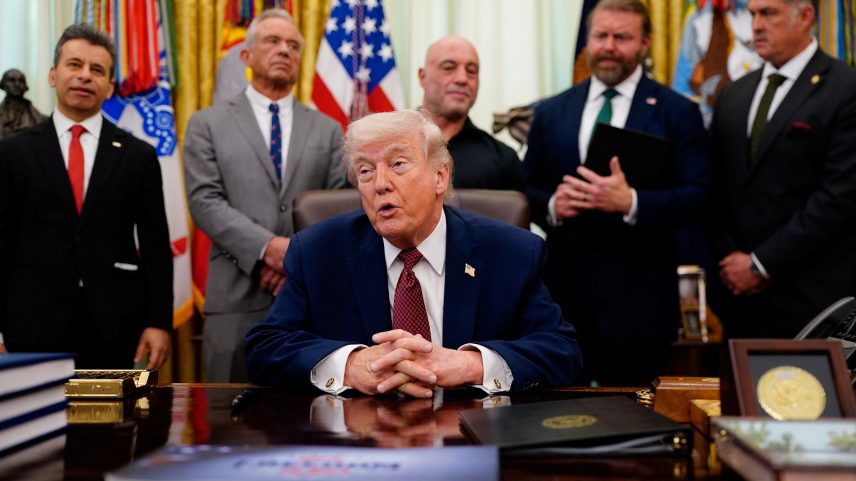 Trump durante evento na Casa Branca — Foto: Nathan Howard/Reuters