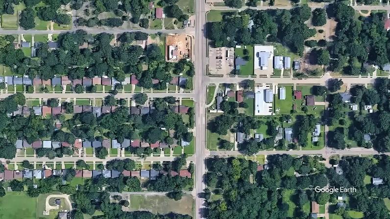 Animação mostra bairro da Louisiana onde oito crianças foram mortas em tiroteio em massa em Shreveport, Louisiana, nos EUA (GOOGLE EARTH via Reuters)