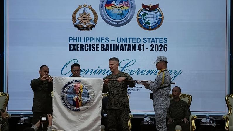 Cerimônia de abertura do exercício naval entre Filipinas e EUA — Foto: Noel Celis/Reuters