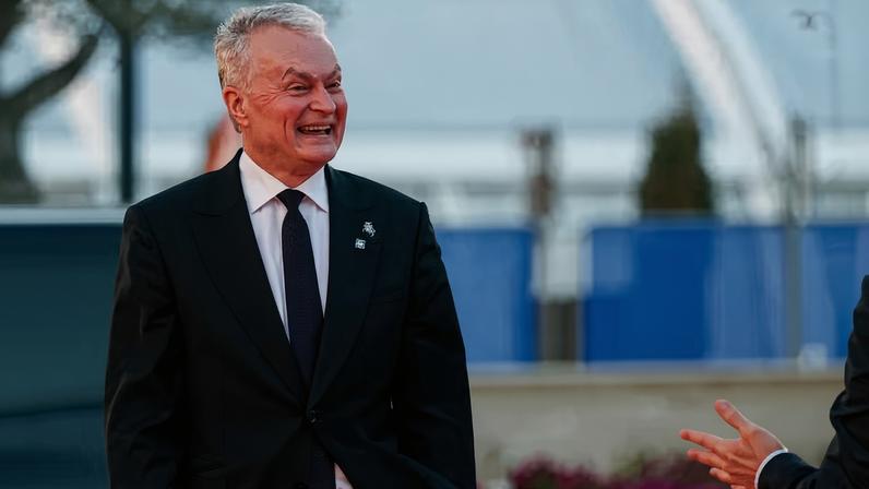 O presidente da Lituânia, Gitanas Nauseda, chega para participar de uma cúpula informal de líderes europeus em Ayia Napa, Chipre