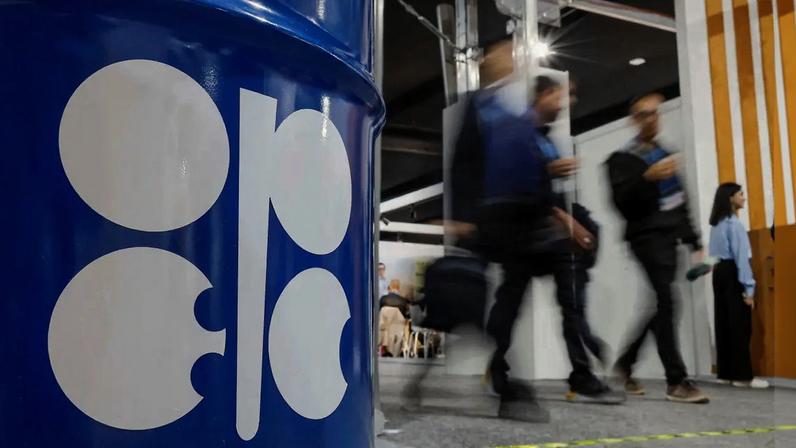 Saída dos Emirados surpreende Opep e pode abalar controle sobre petróleo