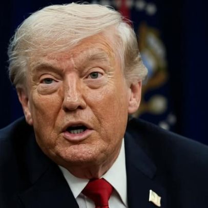 Trump afirma que negociações com o Irã continuam por telefone