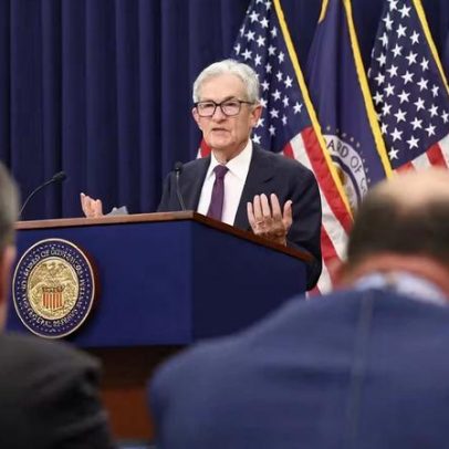 Apoio de membros do FOMC por tom mais neutro na comunicação aumenta, diz Powell