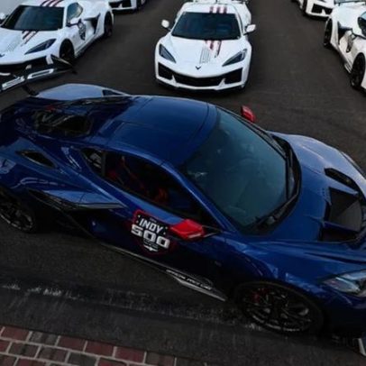 Chevrolet revela Corvette ZR1X bicolor de 1.250 cv como Pace Car 2026