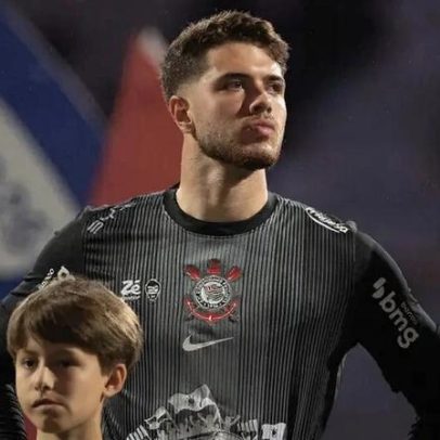 Dorival mantém Felipe Longo como goleiro após tentativas no mercado