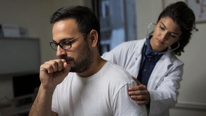 A tuberculose continua sendo um desafio para a saúde pública no Brasil – Foto: stefamerpik/Freepik
