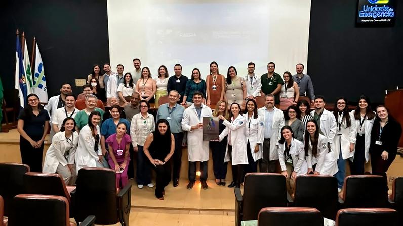 Equipe da Unidade de AVC da Unidade de Emergência do HCFMRP – foto: Rose Talamone – SCS/RP