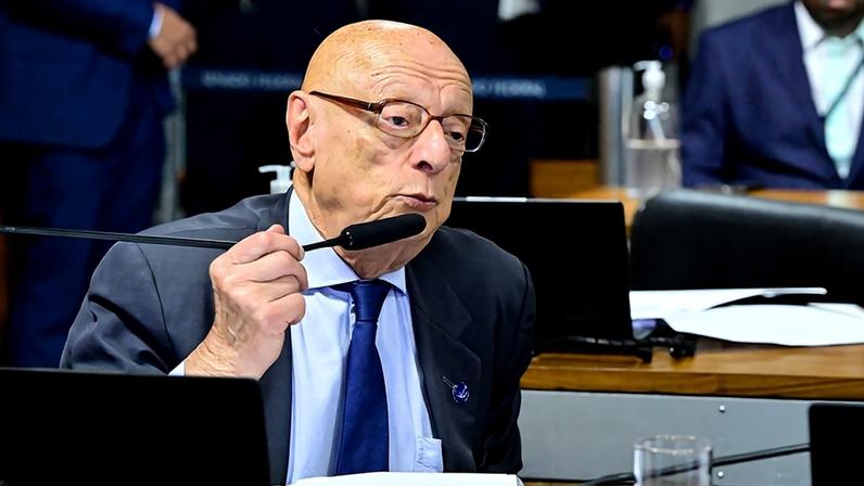 Em pronunciamento, à bancada, senador Esperidião Amin (PP-SC).