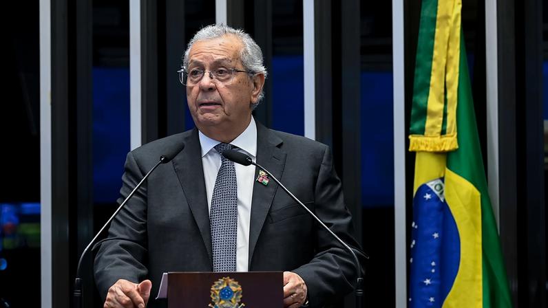 Em discurso, à tribuna, senador Jayme Campos (União-MT).
