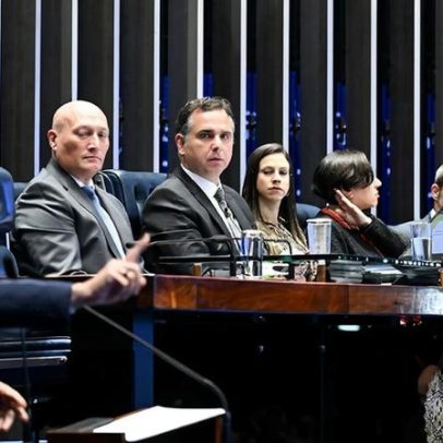 Sessão de 30 anos do UOL destaca jornalismo contra desinformação