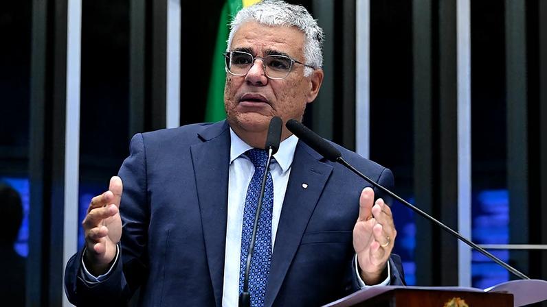 Em discurso, à tribuna, senador Eduardo Girão (Novo-CE).