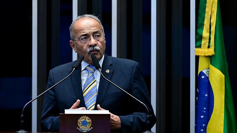 Em discurso, à tribuna, senador Chico Rodrigues (PSB-RR).