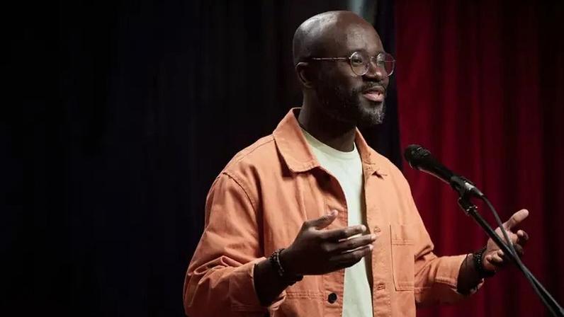 No Dia Mundial da Voz, especialista alerta para sinais de rouquidão e hábitos que prejudicam a fala, além de dicas para cuidar da saúde vocal