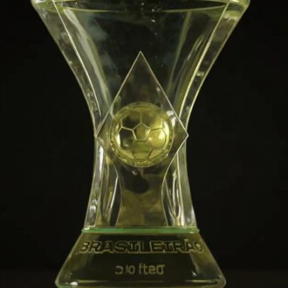 Ídolo de clube brasileiro anuncia saída no meio da temporada