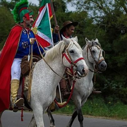 Porto Alegre celebra Dia de São Jorge com cavalgada e rituais no Castelo Sagrado