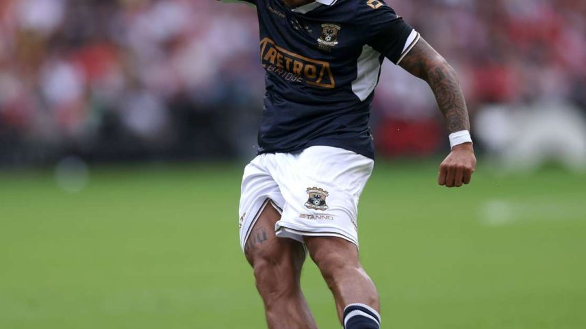 Dean James, jogador do Go Ahead Eagles, da Holanda, foi o pivô da investigação do escândalo de passaporte do Campeonato Holandês