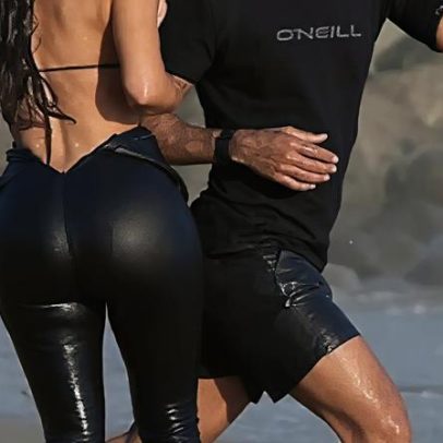 Hamilton e Kim Kardashian são vistos na praia, alimentando rumores