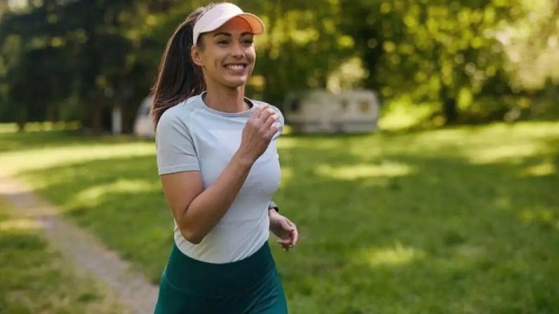 Dicas simples ajudam iniciantes a correr com segurança e evitar erros comuns no começo