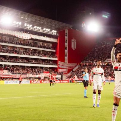 Flamengo empata com Estudiantes após expulsões e pressão no fim