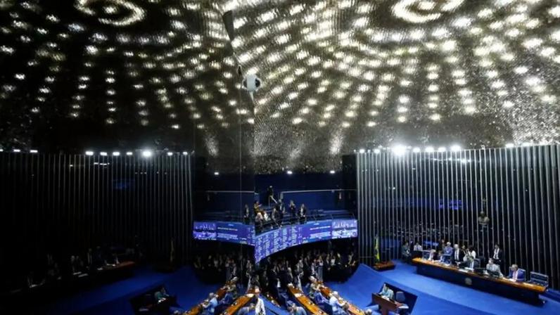 O plenário do Senado rejeitou nesta quarta-feira, 29, o nome de Jorge Messias para o cargo de ministro do Supremo Tribunal Federal (STF). O indicado do presidente Luiz Inácio Lula da Silva (PT) teve apenas 34 votos a favor e 42 votos contrários.