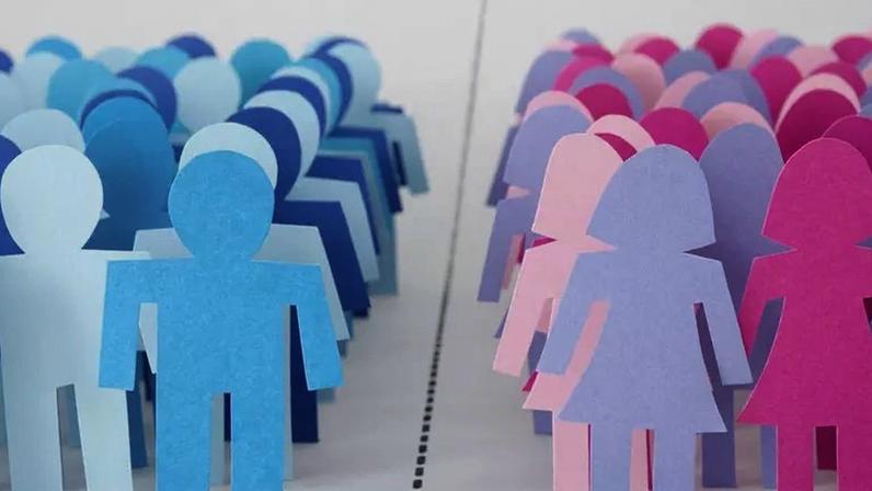 As mensagens que as crianças recebem sobre como expressar adequadamente seu gênero as acompanham até a idade adulta. Fotografia Basica/iStock via Getty Images Plus