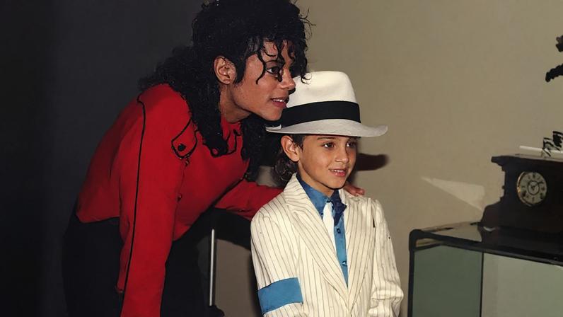 Em 'Leaving Neverland', Wade Robson (criança da foto) afirma ter sido abusado por Jackson na década de 1990