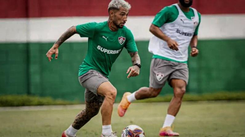 Lucho Acosta se machucou nos minutos iniciais do clássico com o Flamengo –