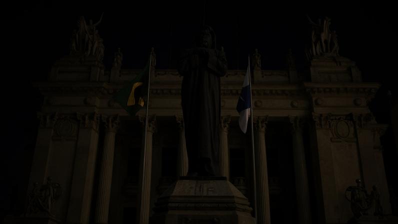 História da estátua de Tiradentes no centro do Rio de Janeiro