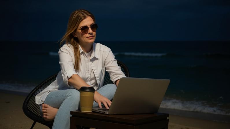 No quiet vacationing, o profissional tira folga, mas simula presença no trabalho
