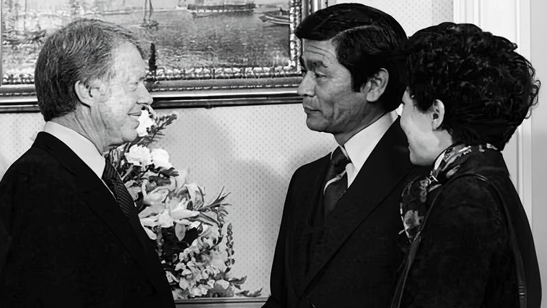 George Ariyoshi, primeiro governador de origem asiática nos EUA, morre aos 100