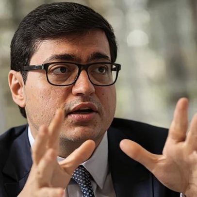 Zerar tributos federais sobre gasolina e etanol custaria R$ 4 bi/mês, diz Warren