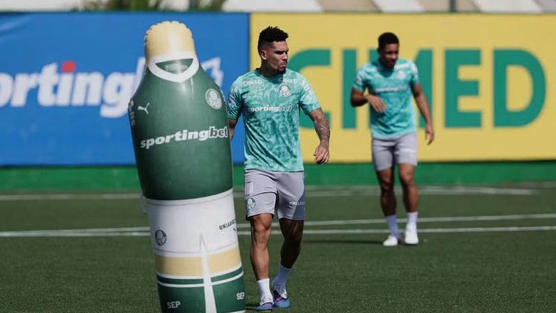 Paulinho em treino do Palmeiras — Foto: Cesar Greco / Palmeiras