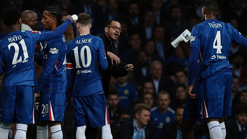 The insider view at Chelsea is that Liam Rosenior was fighting a losing battle with the players from the start.
