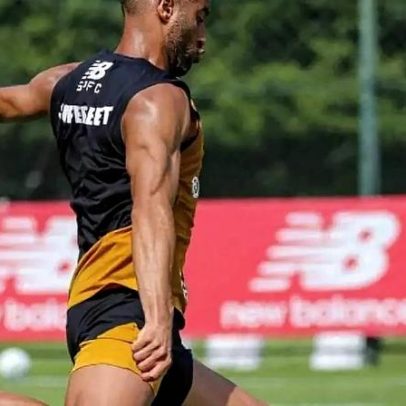 Lucas Moura participa de treino e anima comissão técnica do São Paulo