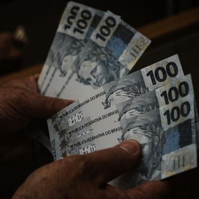 Juros futuros caem com alívio no petróleo e prêmios de risco globais