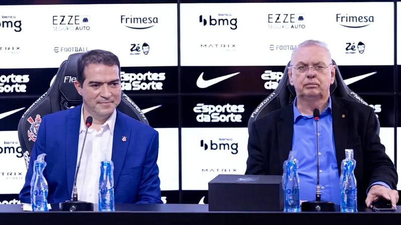 Marcelo Paz, executivo de futebol, e Osmar Stabile, presidente do Corinthians (Foto: Rodrigo Coca/Agência Corinthians)