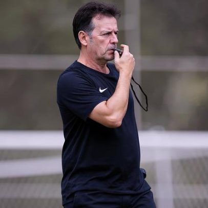 Corinthians se reapresenta e treina visando jogo contra o Vitória