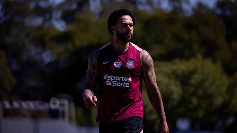 Memphis Depay em treino do Corinthians no CT Joaquim Grava — Foto: Rodrigo Coca/Agência Corinthians