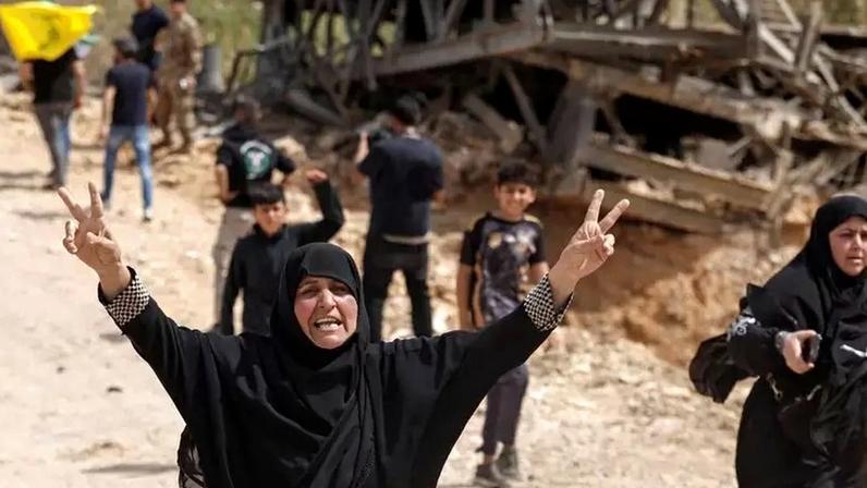 Pessoas deslocadas começaram a retornar para suas casas no sul do Líbano após o anúncio do cessar-fogo no país