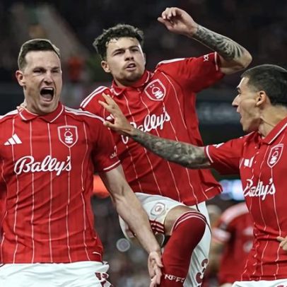 Chris Wood dá vantagem ao Nottingham Forest sobre o Aston Villa na semifinal